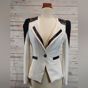 Chic! White with Black Blazer